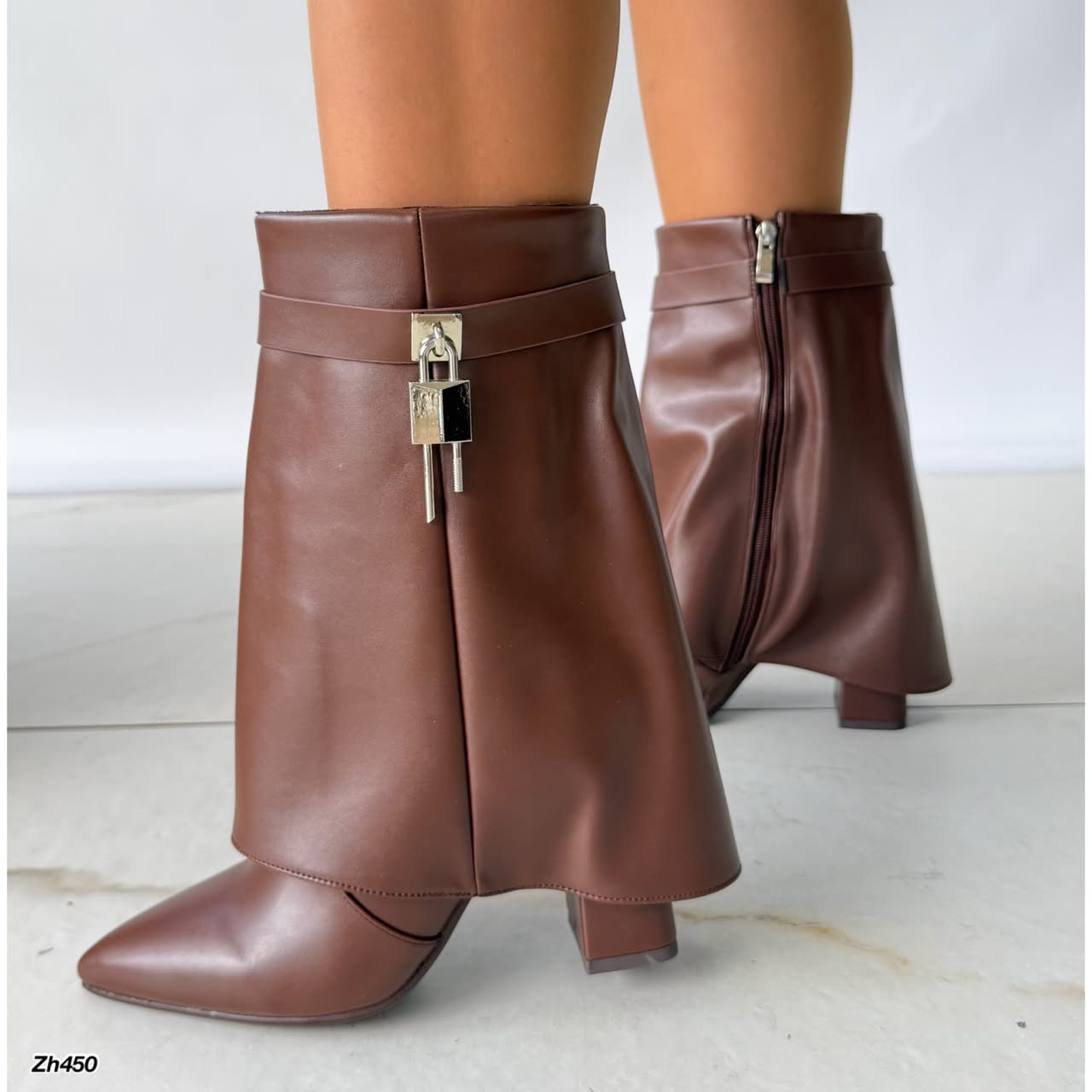 Botin café doblez detalle plateado tacon 10cm HX3079-B0018